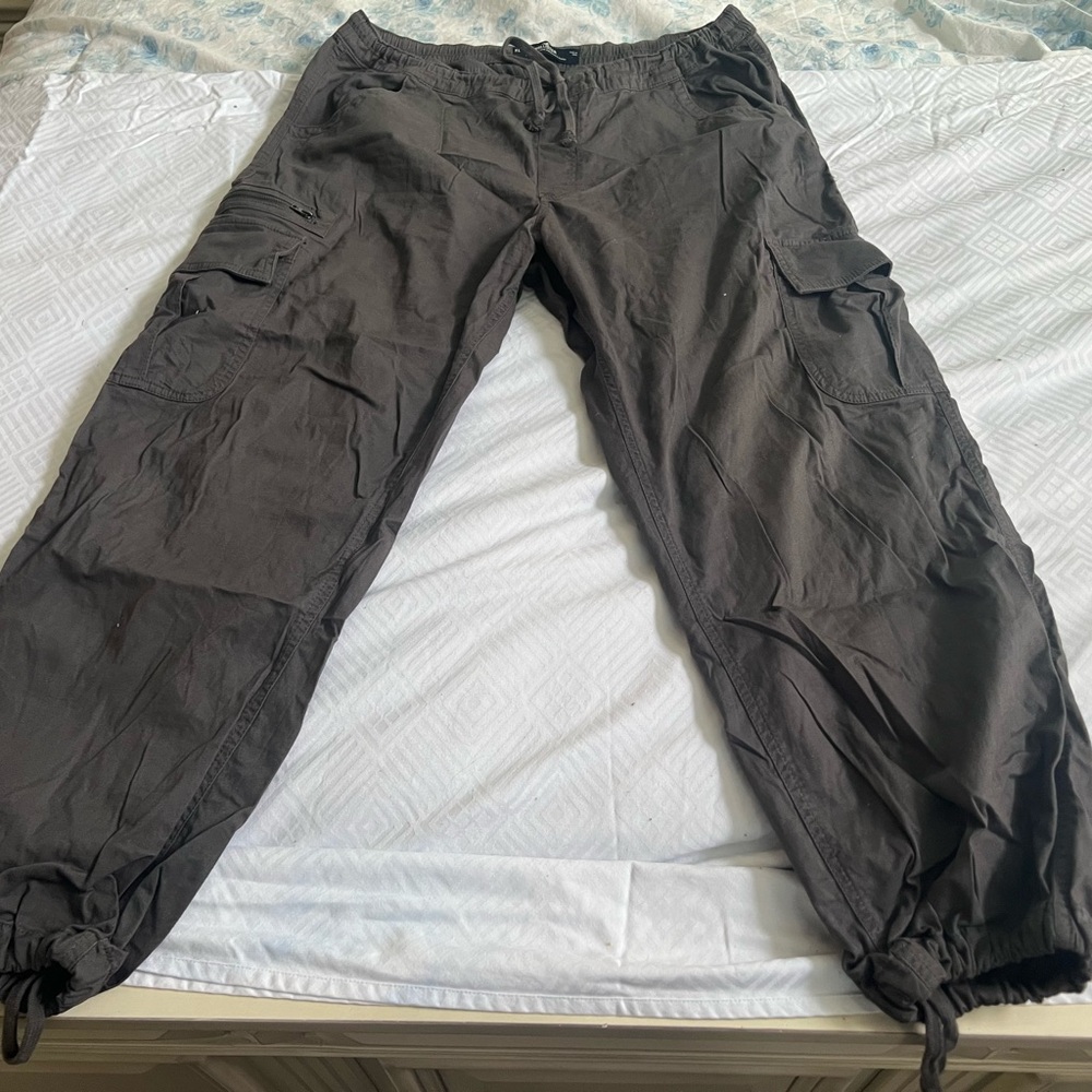 Hollister Women's Charcoal Cargo Pants
